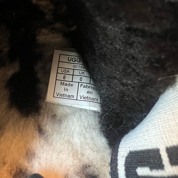 UGG Fluff Yeah Slides - size 8 - Picture 3 of 3